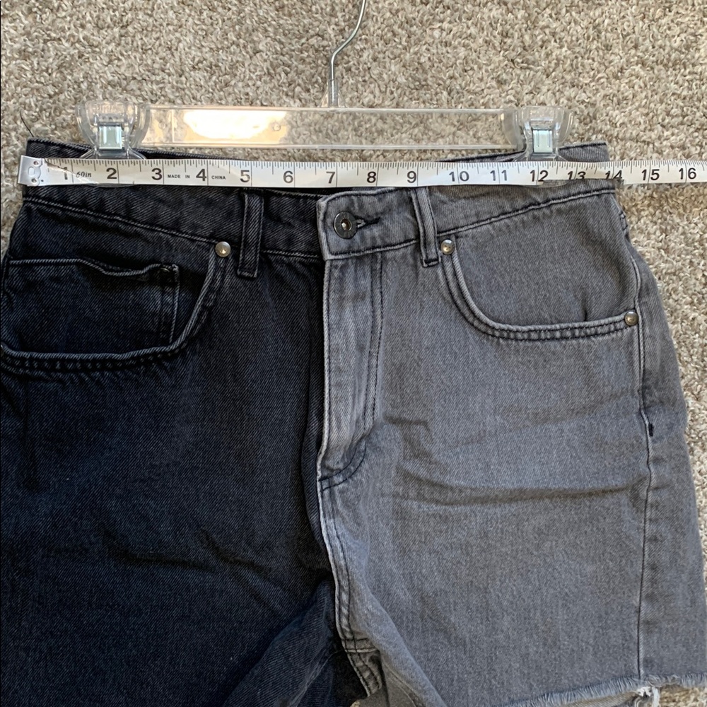 The Ragged Priest Black Gray Colorblock Jean Shorts Size Medium - Picture 8 of 10